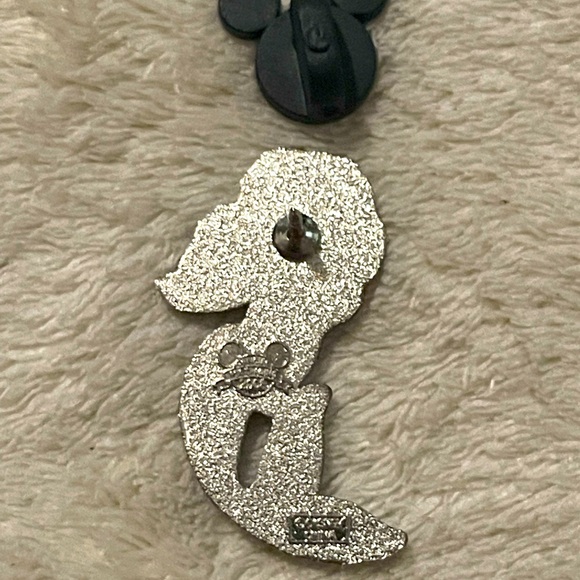 Disney Little Mermaid 2008 Disney Parks Trading Pin - Picture 2 of 4